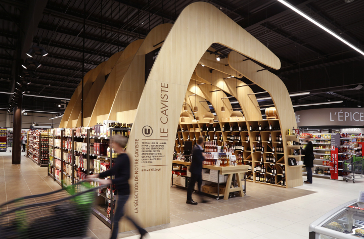 Conception Identité globale de l’Hyper U et du retail park Reims Village