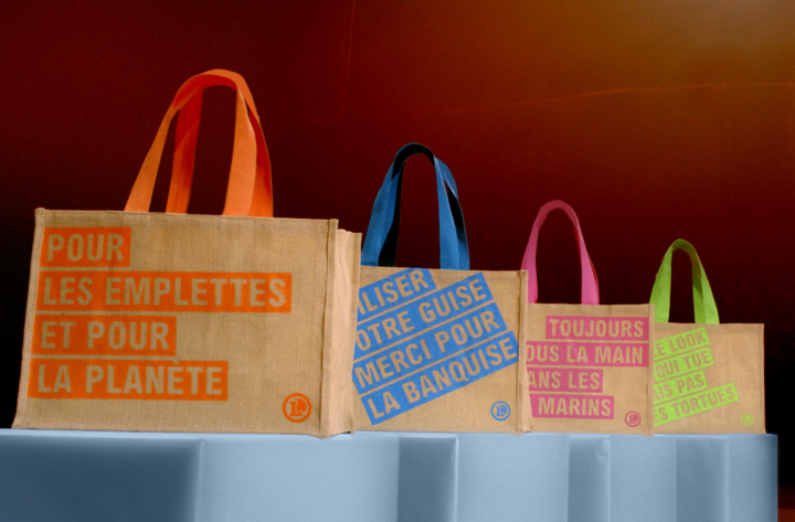 E.LECLERC et les sacs plastiques de caisse: « moins de blabla, plus de cabas ».