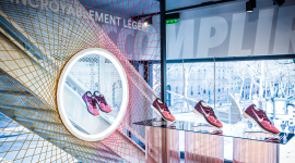 Théâtralisation : LANCEMENT DE LA NOUVELLE CHAUSSURE NIKE, FLYKNIT