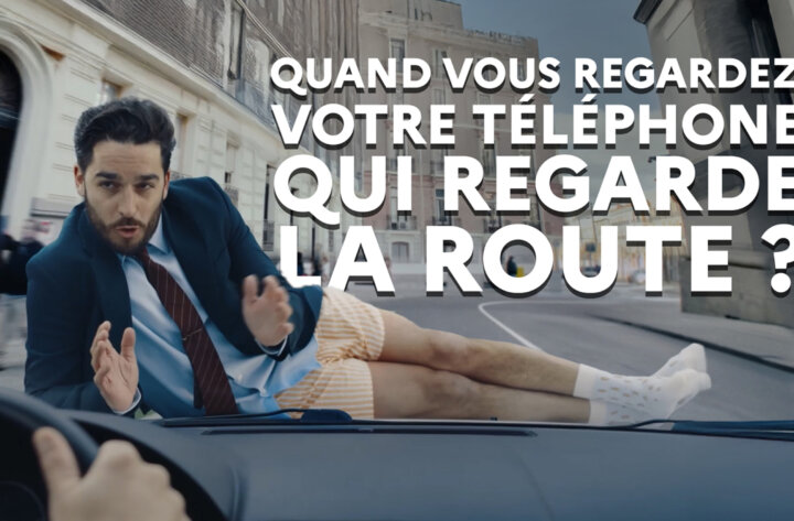 Babel + Madame Bovary : Quand vous regardez votre téléphone, qui regarde la route ?