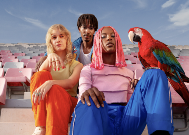 Médias sociaux – Impression – Concept – Campagne TV True colors