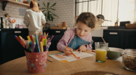Campagne TV – Elvis vitamine les Cuisines Aviva