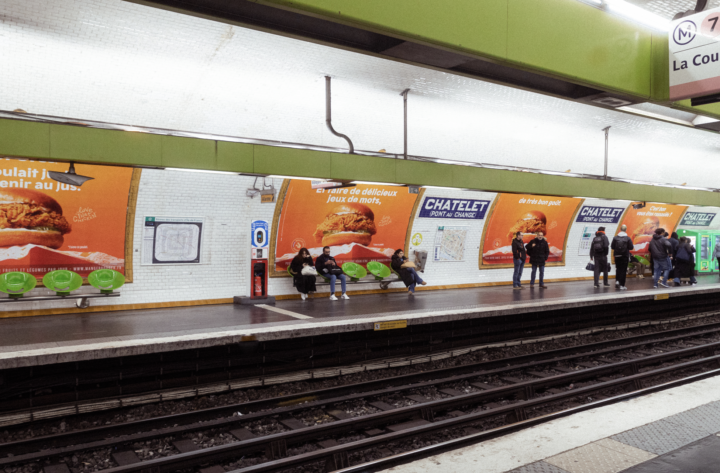 Campagne d&rsquo;affichage métro Parisien – Popeyes
