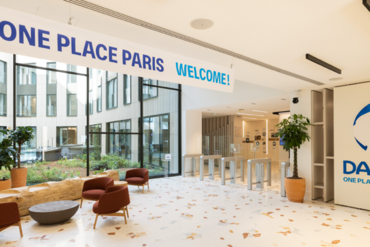 DUPONT LEWIS SIGNE LE BUDGET DANONE À L’INTERNATIONAL.