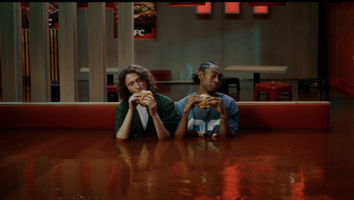 KFC ET HAVAS PARIS METTENT UN PEU TROP DE SAUCE POUR LA NOUVELLE GAMME SAUCY