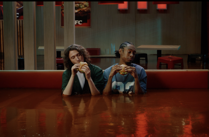 KFC ET HAVAS PARIS METTENT UN PEU TROP DE SAUCE POUR LA NOUVELLE GAMME SAUCY