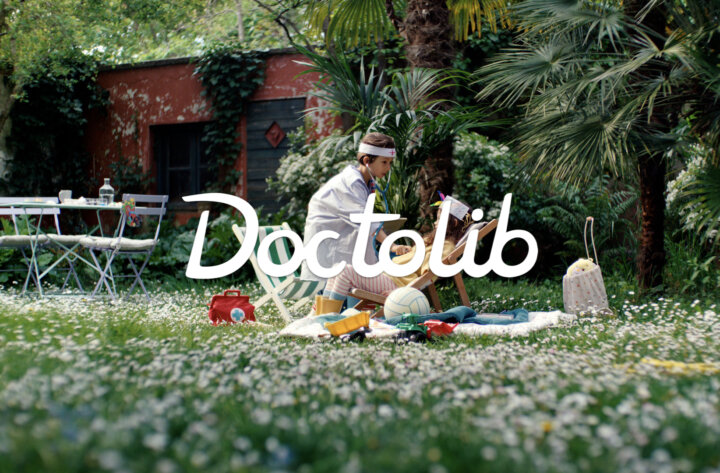 Doctolib célèbre la vocation des soignants avec Herezie.