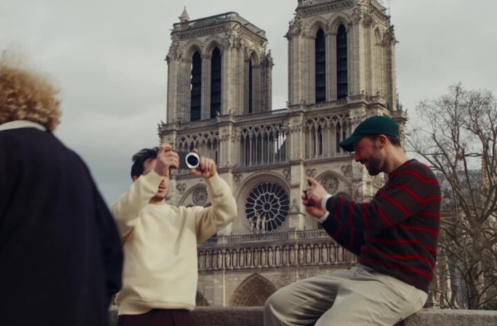 Like a tourist