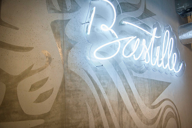 Identité, signalétique et retail design du Campus Publicis Bastille