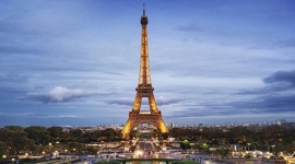 Dormir à la Tour Eiffel, possible grâce à HomeAway et Saatchi&Saatchi