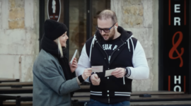 L’association CAMELEON et l’agence Libre MullenLowe frappent fort avec la campagne choc “Merci”