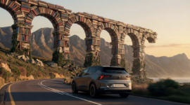 Renault Scenic vous invite au voyage et à vivre des histoires en famille avec jusqu&rsquo;à 625 km d&rsquo;autonomie