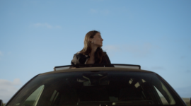 Sunroof : la nouvelle campagne de Renault 4 E Tech électrique « plein sud®»