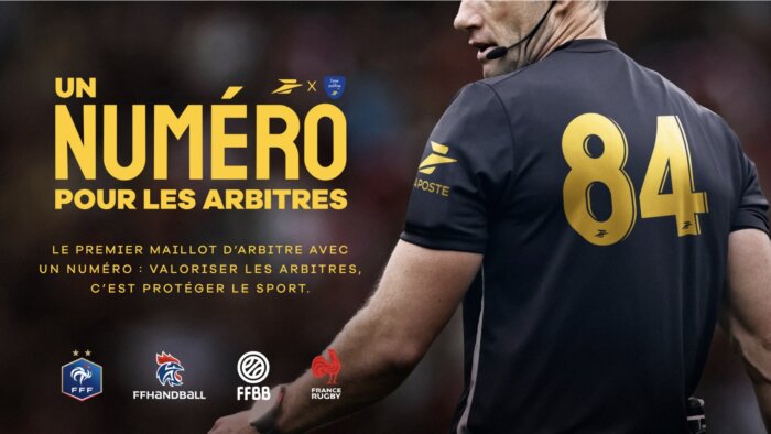 Un numéro pour les arbitres