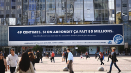 Campagne d&rsquo;affichage-49 CENTIMES, SI ON ARRONDIT ÇA FAIT 50 MILLIONS.