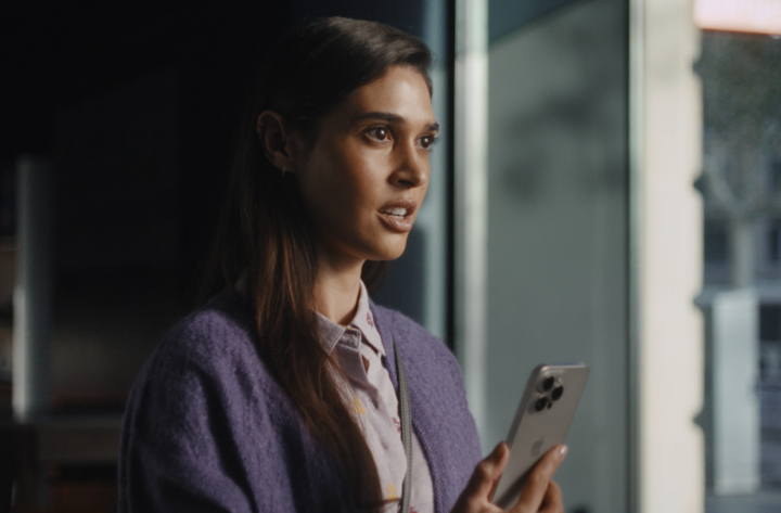 Orange x Apple « Voyez la vie en grand avec le nouvel iPhone 15 Pro Max et la reprise Orange »