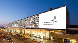 « #Iamtheguest » Opération sourires sur la façade d’Orly
