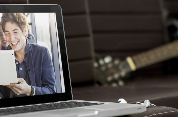 Campagne media – Satellite Click Mini