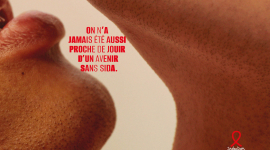 Jamais aussi proche