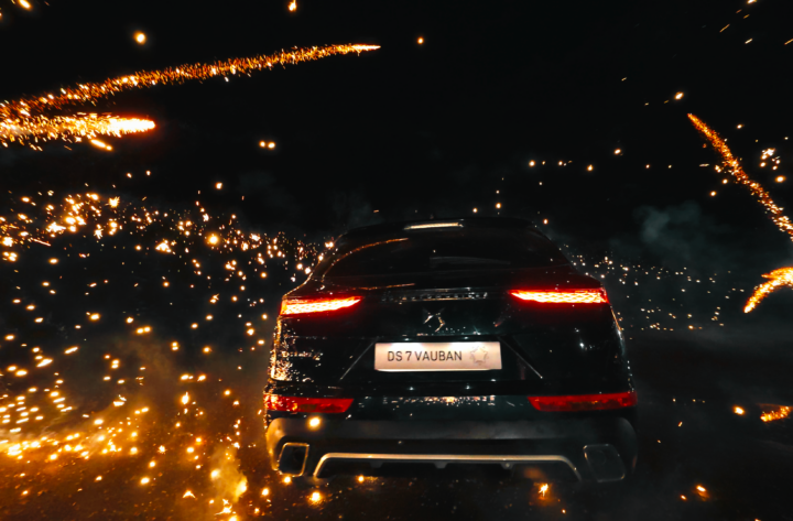 Pour le nouvel an, DS Automobiles ouvre le feu sur son président pour tester son modèle blindé
