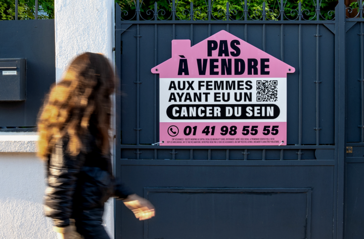 “PAS À VENDRE”