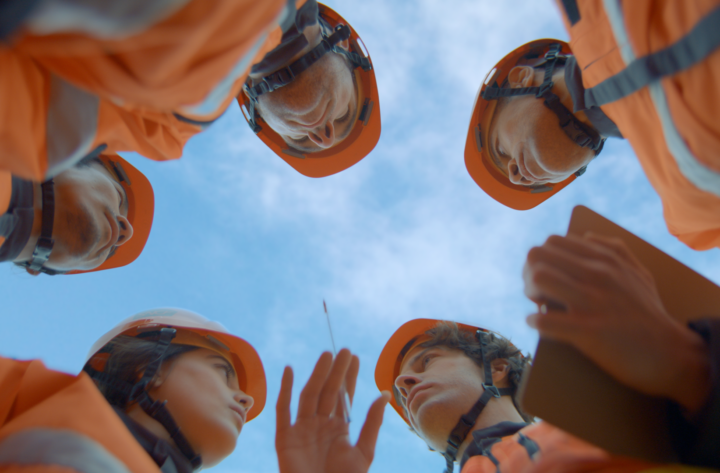 Le groupe SNCF rend hommage à la recherche quotidienne de performance de ses collaborateurs et collaboratrices.
