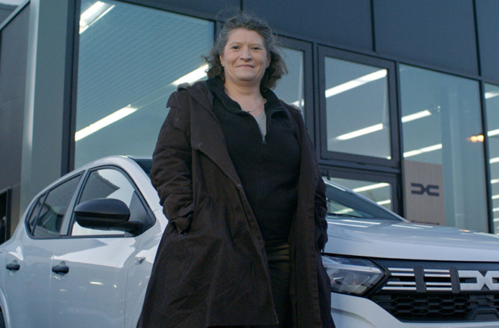 RENAULT GROUP LANCE “LES VOITURES DE FUTURE FONCTION” PAR CAREMAKERS, UNE INITIATIVE SOLIDAIRE EN FAVEUR DU RETOUR A L’EMPLOI DANS LES DÉSERTS DE MOBILITÉ